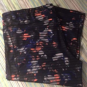 GAP Fit (workout) striped floral capris